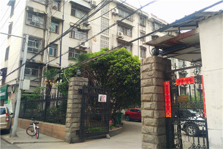 双阳台是否应该隔开